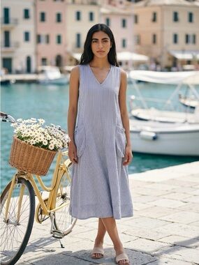 Tulip Sleeveless V-Neck Midi Dress in Light Blue